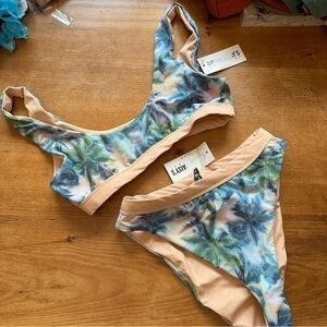 NWT Dippin’ Daisy’s Bikini Set